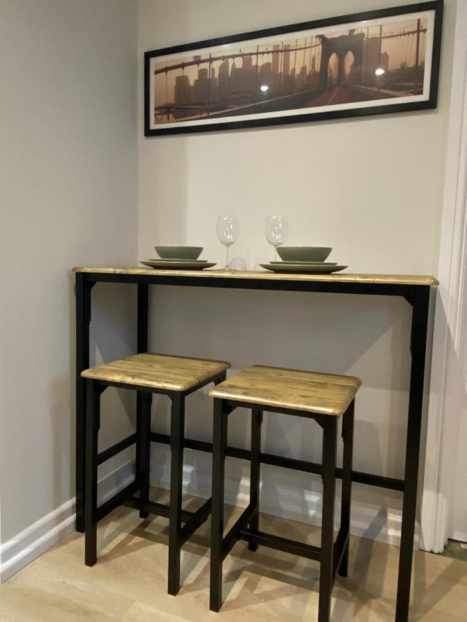 Lovely Spacious Loft Close To Train Station Worthing Esterno foto