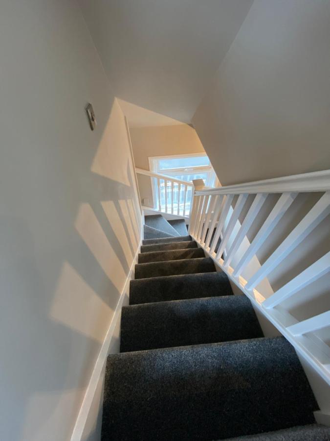 Lovely Spacious Loft Close To Train Station Worthing Esterno foto