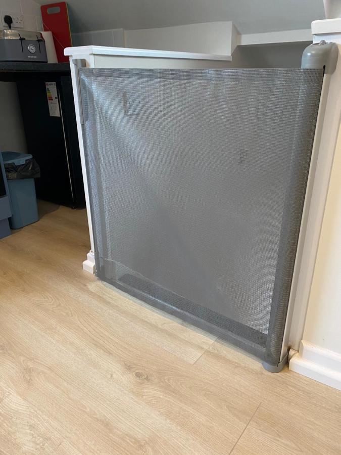 Lovely Spacious Loft Close To Train Station Worthing Esterno foto